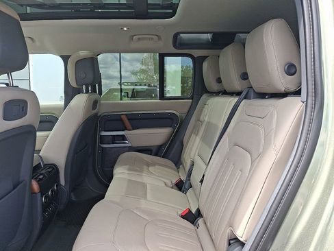 Used 2020 Land Rover Defender 110 HSE AWD/4WD image 10