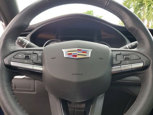 Used 2022 Cadillac XT4 Premium Luxury image 24