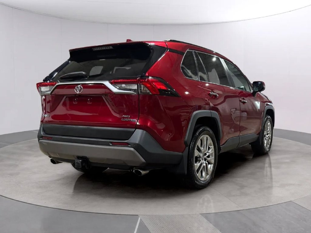 Used 2020 Toyota RAV4 Limited w/ Limited Grade Weather Package AWD/4WD image 3