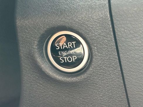 Used 2025 Nissan Frontier SV w/ SV Convenience Package RWD image 30
