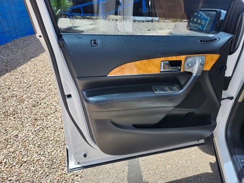 Used 2015 Lincoln MKX FWD w/ Equipment Group 101A image 14