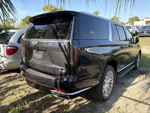 Used 2023 Cadillac Escalade ESV Premium Luxury AWD/4WD image 4