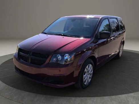 Used 2018 Dodge Grand Caravan SE FWD image 1