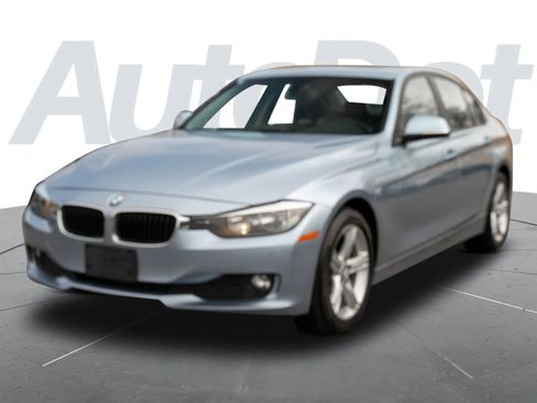Used 2014 BMW 320i Sedan RWD image 5