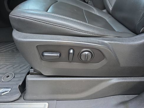 Used 2021 Chevrolet Silverado 1500 RST AWD/4WD image 12