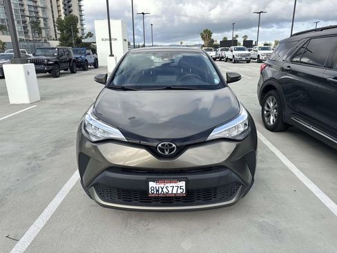 Used 2021 Toyota C-HR LE FWD image 10