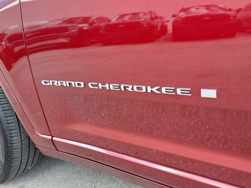 Used 2021 Jeep Grand Cherokee L Overland w/ Luxury Tech Group IV RWD image 32