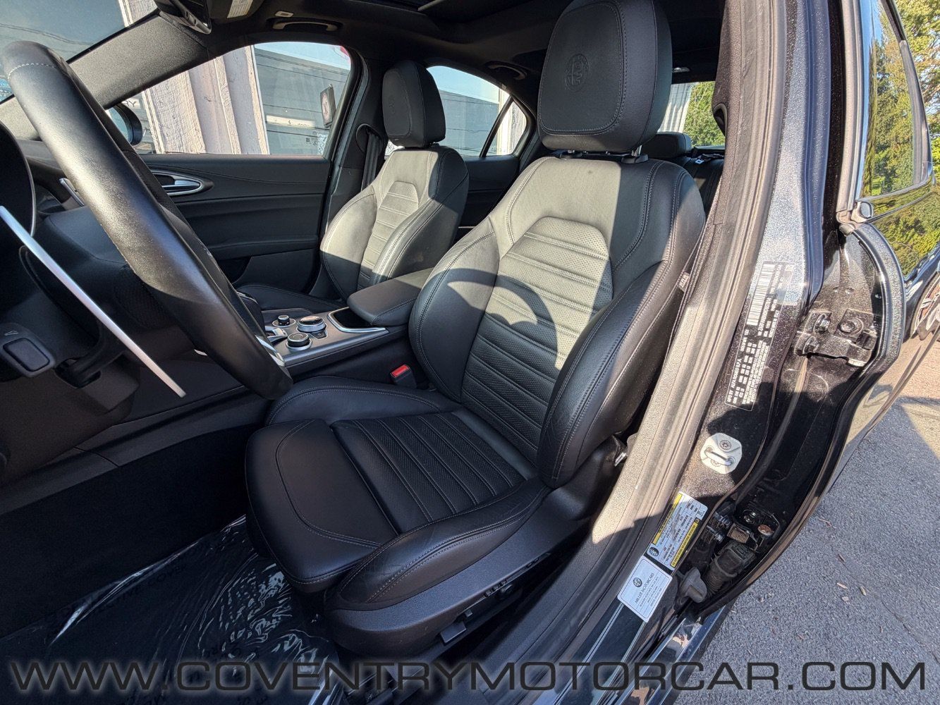 Used 2022 Alfa Romeo Giulia Veloce AWD/4WD image 37