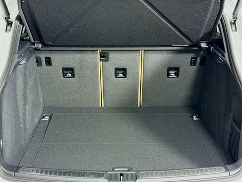 New 2026 Porsche Macan image 28