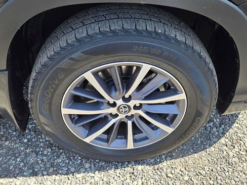 Used 2018 Toyota Highlander XLE AWD/4WD image 9