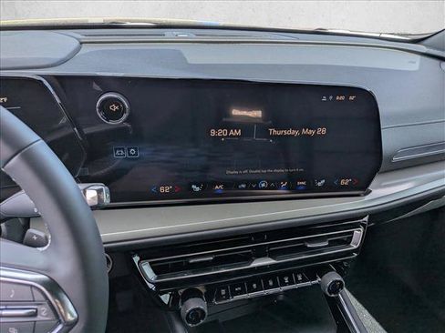 New 2026 Chevrolet Traverse LT w/ Sun and Wheel Package FWD image 12