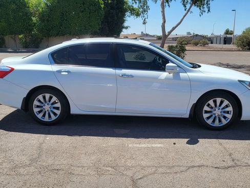Used 2014 Honda Accord Touring image 9