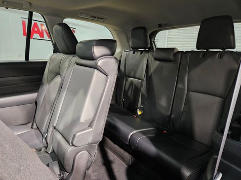 Certified 2025 Toyota Grand Highlander FWD image 37
