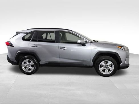 Used 2021 Toyota RAV4 XLE w/ Convenience Package AWD/4WD image 8