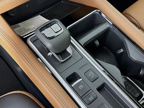 New 2025 Nissan Pathfinder Platinum w/ Cargo Package image 19