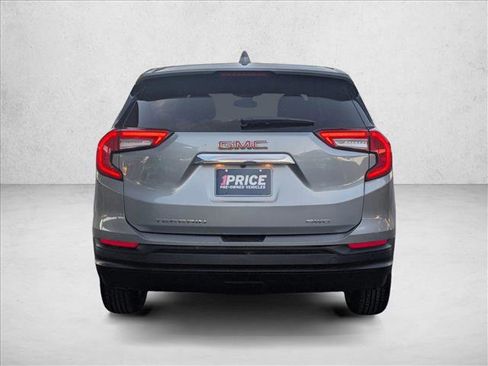 Used 2024 GMC Terrain SLE image 7