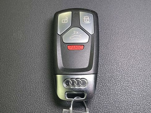 Used 2023 Audi Q5 2.0T Premium w/ Convenience Package AWD/4WD image 43