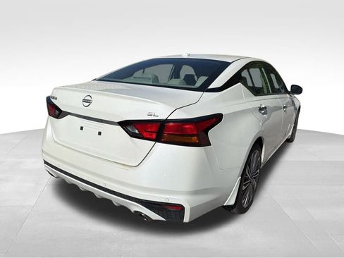 Used 2024 Nissan Altima 2.5 SL image 16