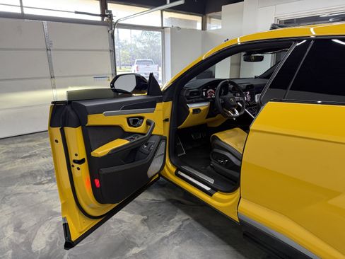 Used 2019 Lamborghini Urus AWD/4WD image 7