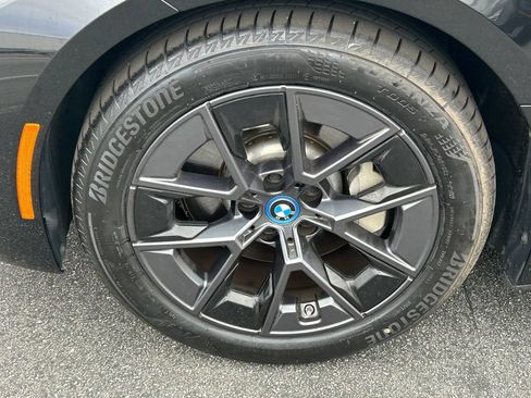 Used 2023 BMW i4 eDrive40 w/ Premium Package RWD image 9