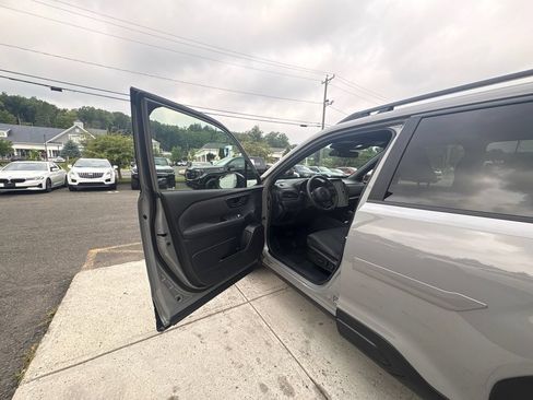 Used 2025 Subaru Forester Premium AWD/4WD image 13