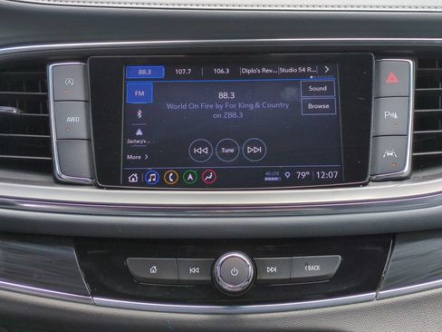 Used 2022 Buick Enclave Premium AWD/4WD image 21