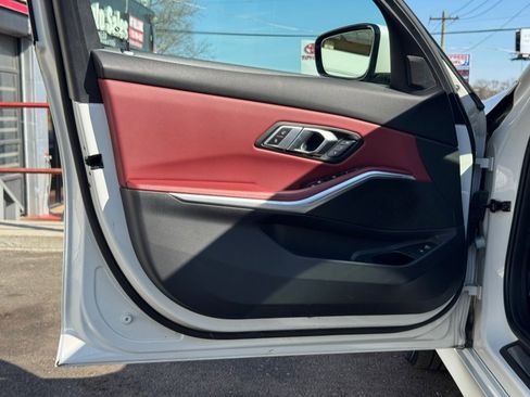 Used 2023 BMW 330i xDrive Sedan w/ Premium Package image 21