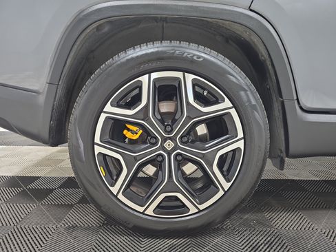 Used 2022 Rivian R1T Adventure AWD/4WD image 12