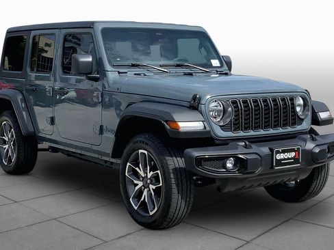 Used 2025 Jeep Wrangler Unlimited Sport S 4xe w/ Convenience Group AWD/4WD image 3