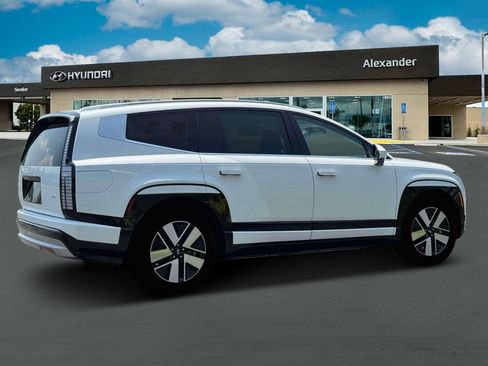 New 2026 Hyundai Ioniq 9 SEL image 8