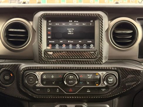 Used 2021 Jeep Gladiator Sport AWD/4WD image 21