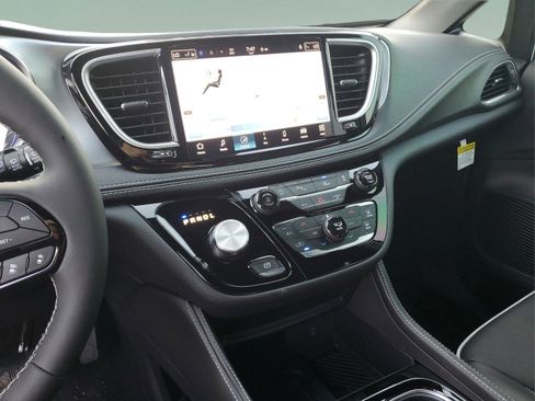 New 2026 Chrysler Pacifica Limited w/ S Appearance Package image 26