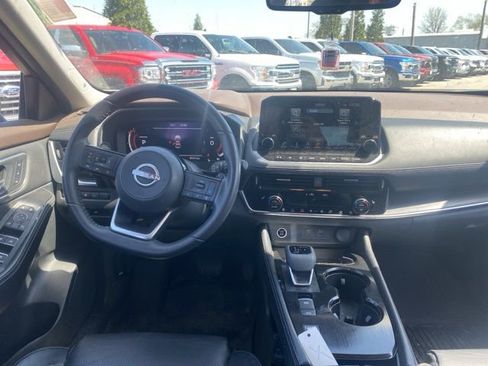 Used 2023 Nissan Rogue Platinum w/ Platinum Premium Package FWD image 14