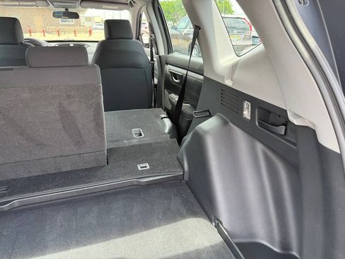 Used 2018 Honda CR-V LX image 28