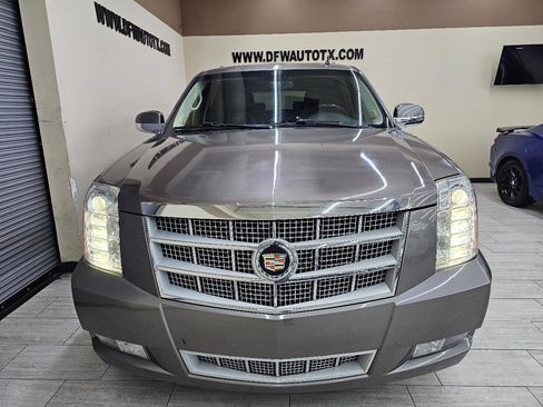 Used 2014 Cadillac Escalade Platinum image 3