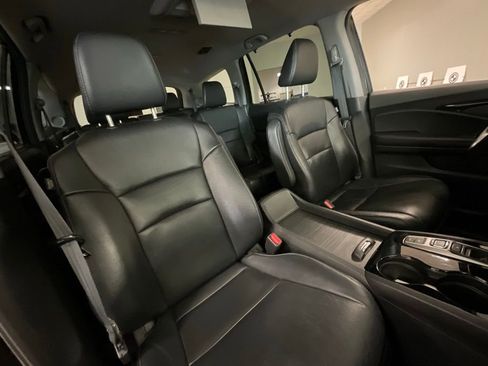 Used 2016 Honda Pilot Touring image 19