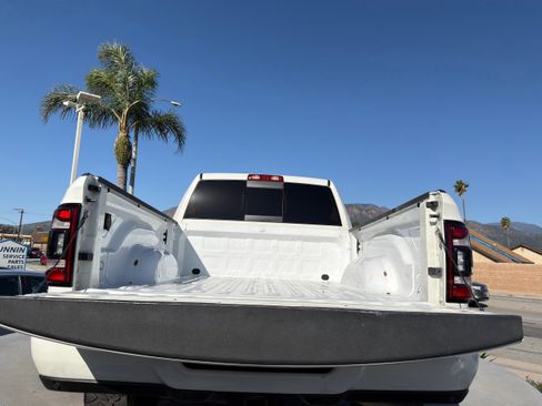 Used 2021 RAM 2500 Laramie w/ Night Edition image 16