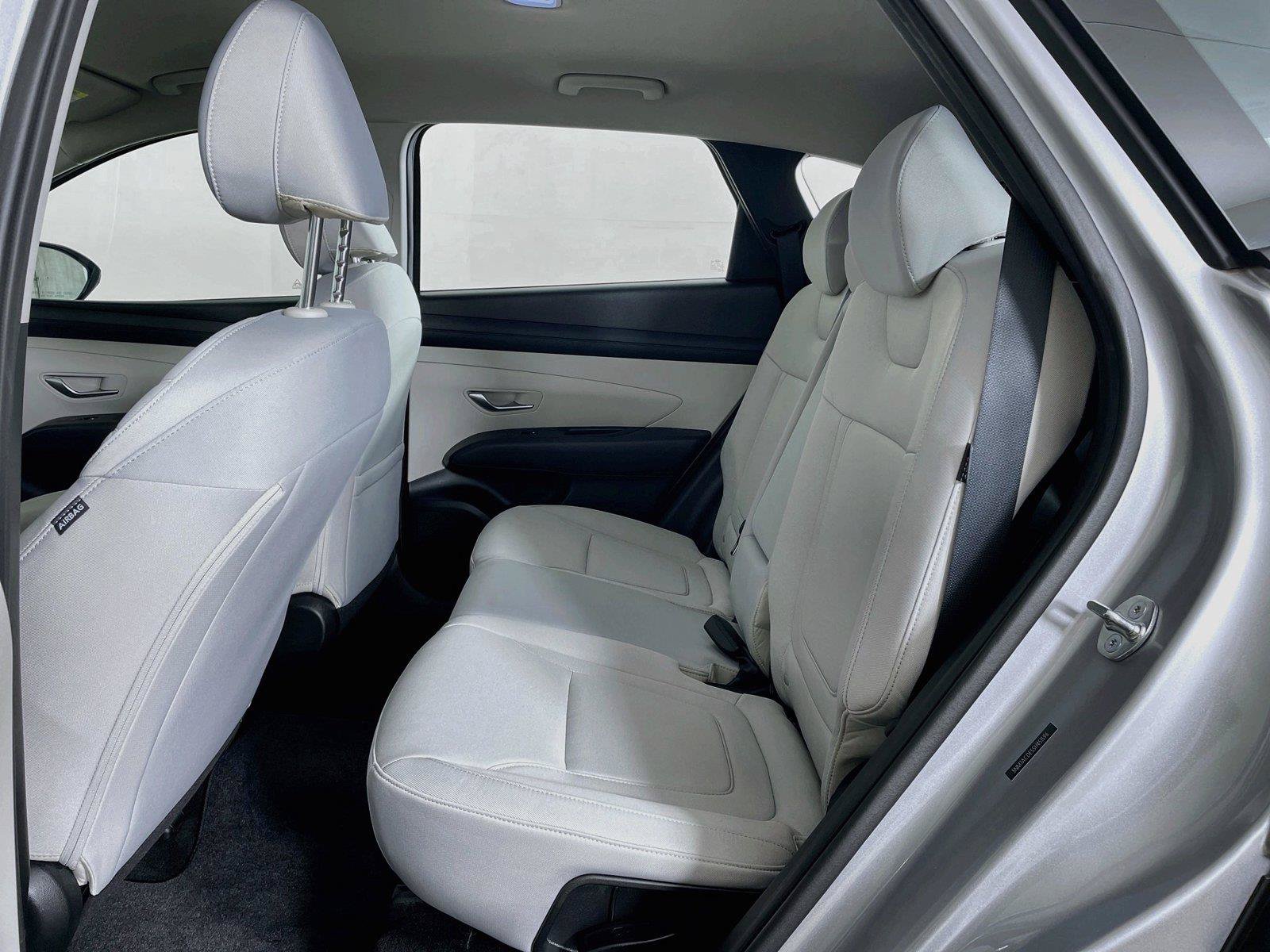Used 2025 Hyundai Tucson SE AWD/4WD image 11