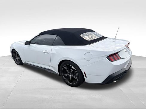 Used 2024 Ford Mustang Convertible RWD image 3