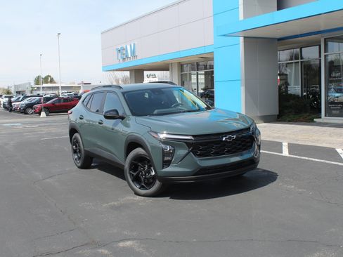 New 2026 Chevrolet Trax LT image 2