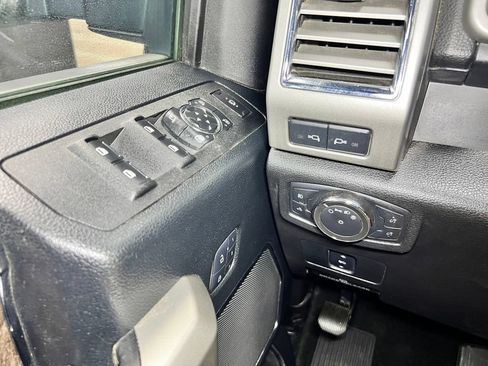 Used 2017 Ford F450 Lariat w/ Lariat Value Package AWD/4WD image 25
