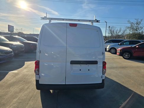 Used 2019 Nissan NV200 S image 6