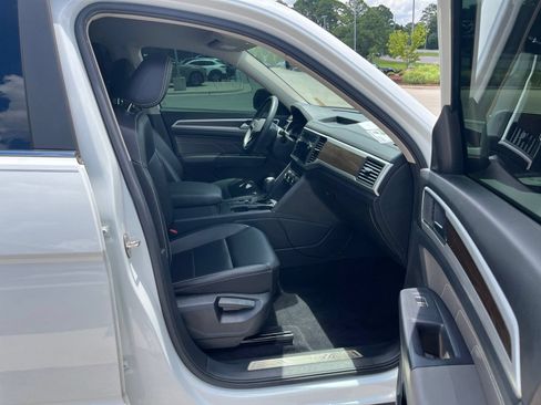 Used 2021 Volkswagen Atlas SE w/ Towing Package FWD image 38
