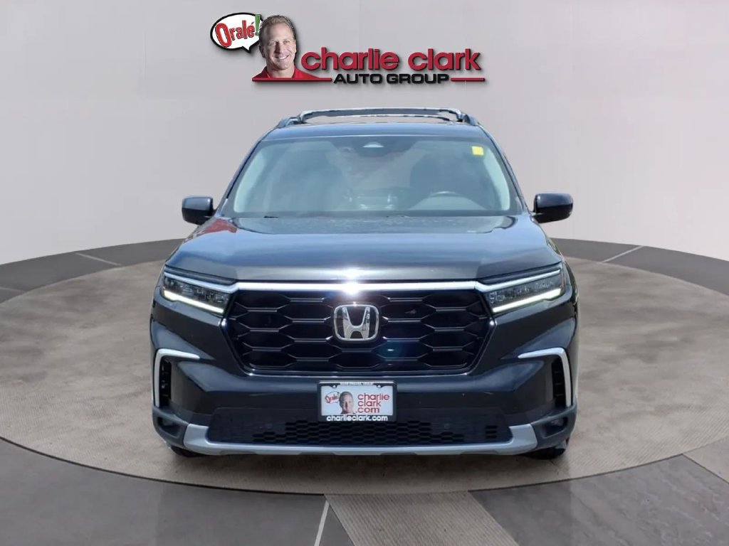Used 2025 Honda Pilot Touring image 8