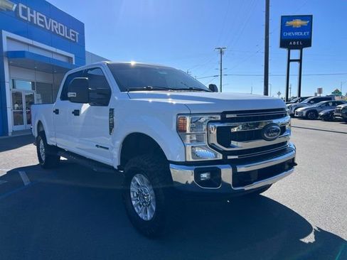 Used 2022 Ford F250 XLT w/ XLT Value Package AWD/4WD image 3