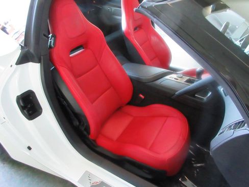 Used 2017 Chevrolet Corvette Stingray Coupe w/ Carbon Flash Badge Package image 25