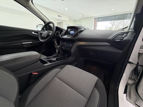 Used 2017 Ford Escape SE w/ Equipment Group 201A image 17