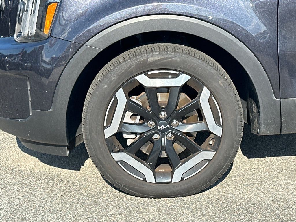 Certified 2025 Kia Telluride EX w/ EX Captain's Chair Package AWD/4WD image 11