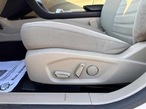 Used 2020 Ford Fusion SE FWD image 14