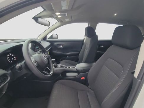 Certified 2025 Honda HR-V LX image 4